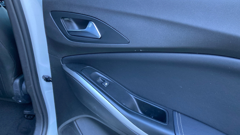 Vauxhall Grandland 1.2 Turbo Ultimate 5dr Petrol Hatchback